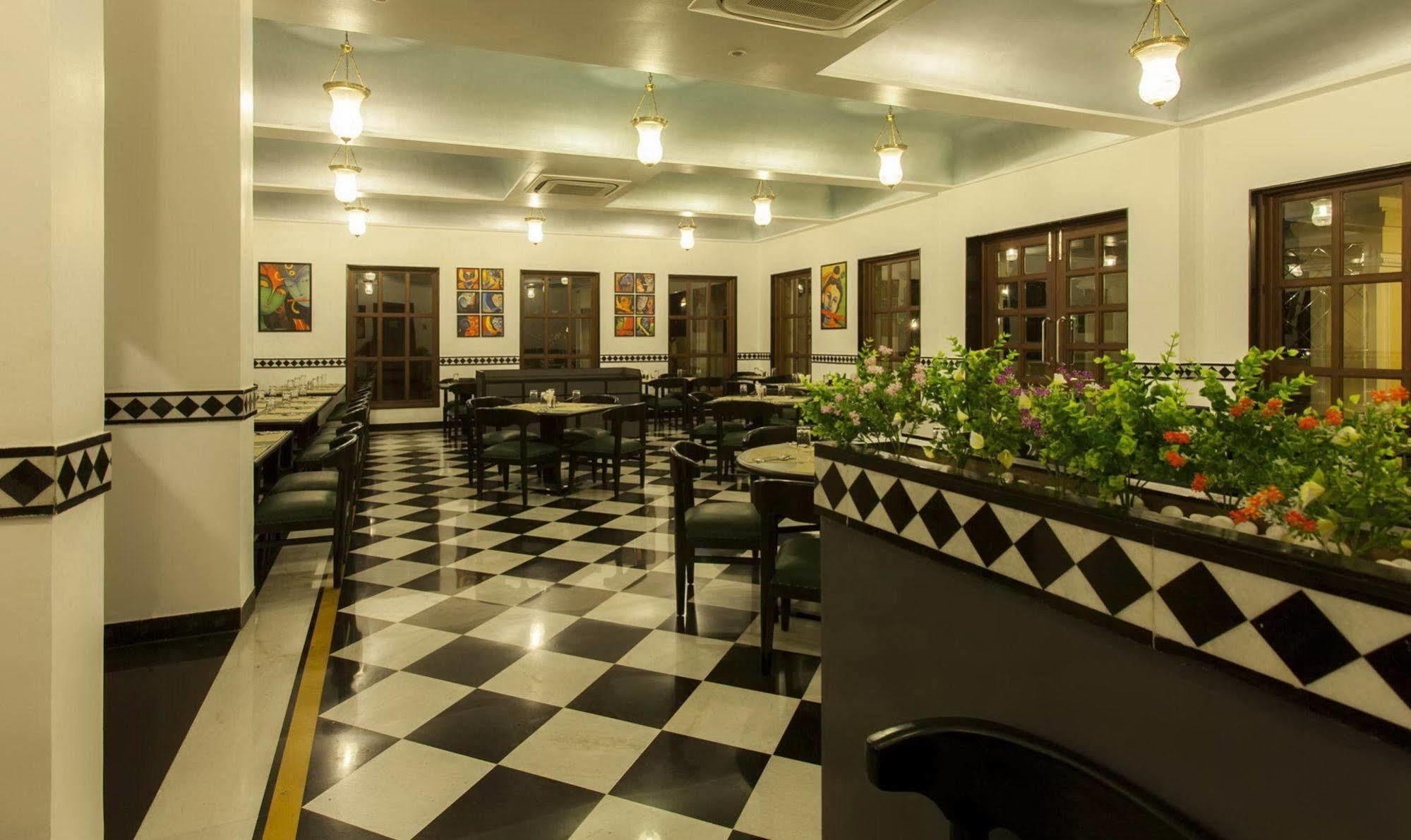 Regency Lagoon Resort Rajkot Luaran gambar