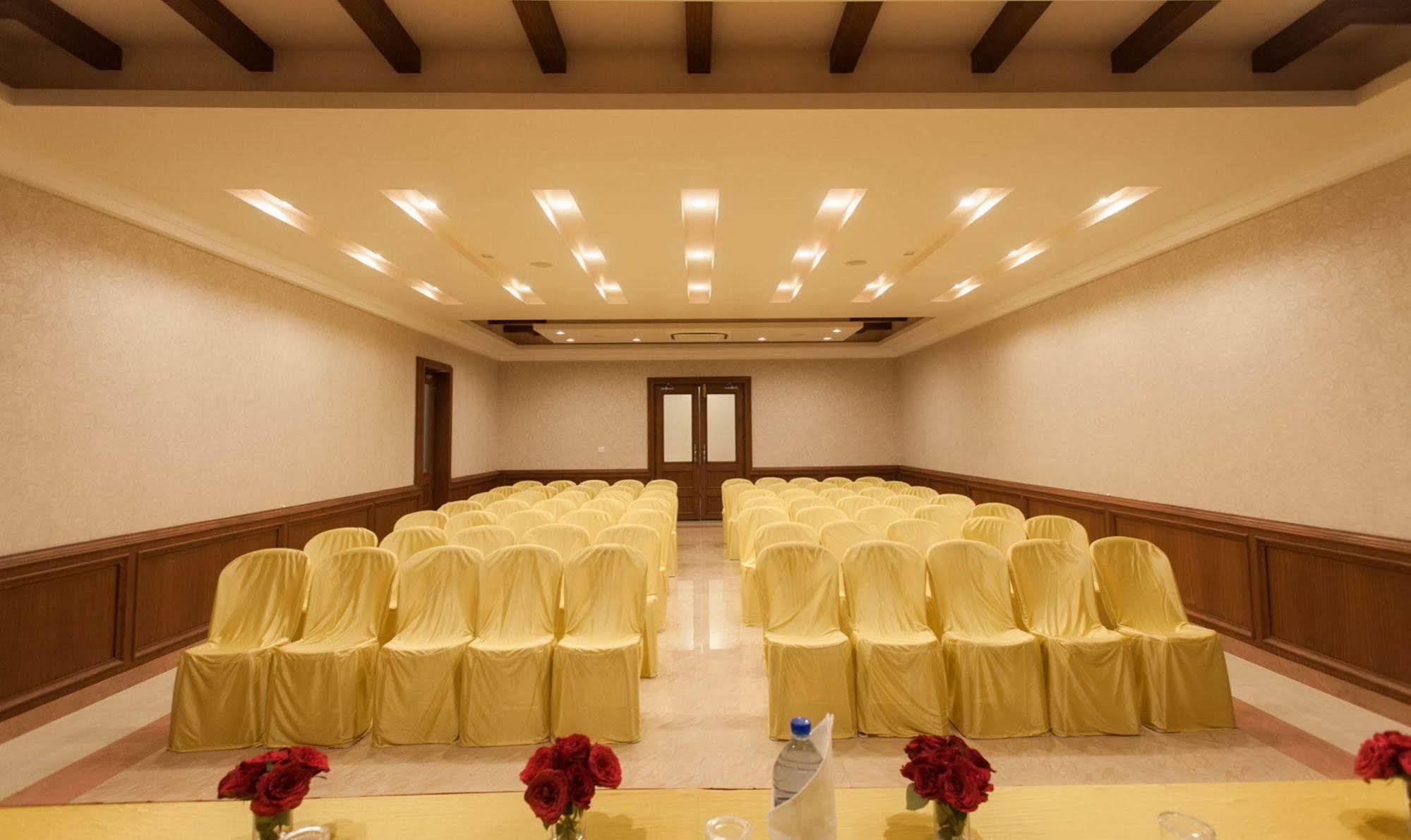 Regency Lagoon Resort Rajkot Luaran gambar