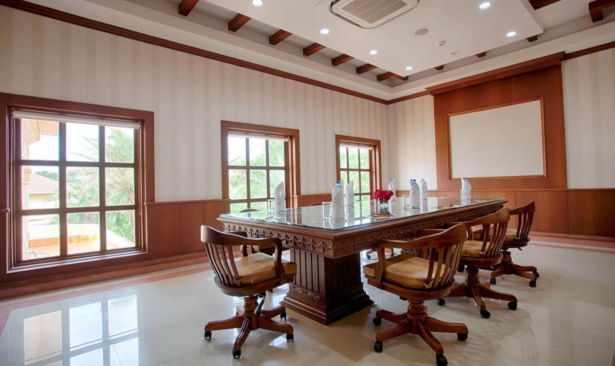 Regency Lagoon Resort Rajkot Luaran gambar
