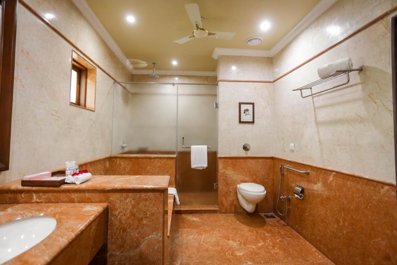 Regency Lagoon Resort Rajkot Luaran gambar